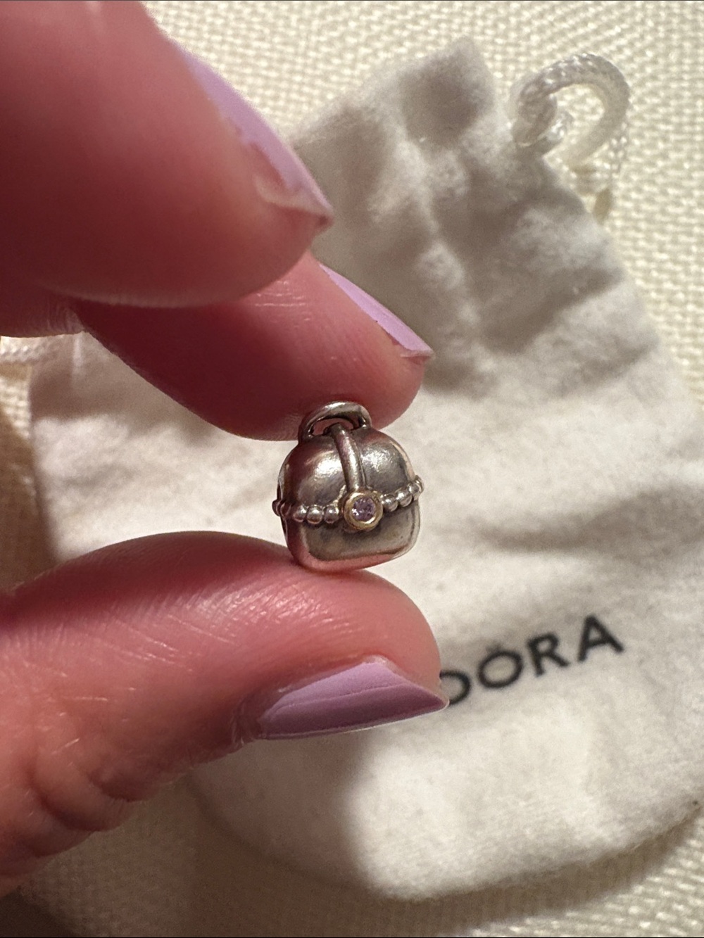 Retired clutch clip pandora